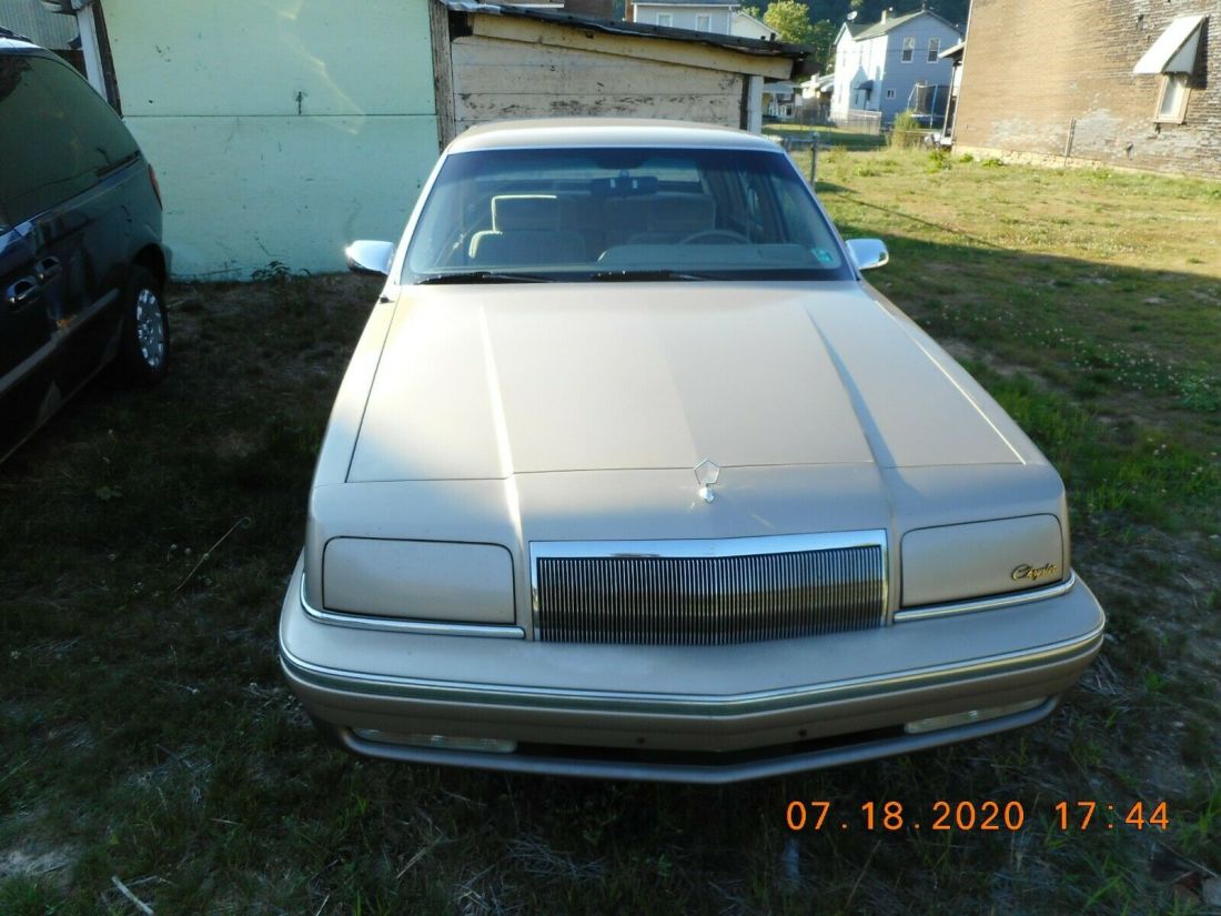 1993 Chrysler New Yorker Sedan FWD Automatic 5TH Avenue 1993 Chrysler New Yorker FIFTH AVENUE