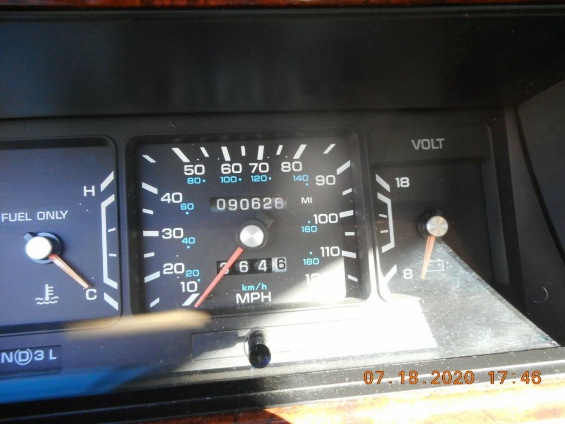 1993 Chrysler New Yorker FIFTH AVENUE - photo 2