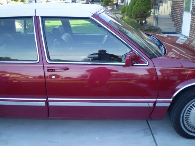 1993 Cadillac DeVille 4 door sedan - photo 6