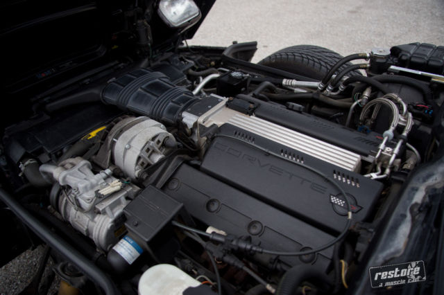 1993 Chevrolet Corvette Base Hatchback 2-Door - photo 12