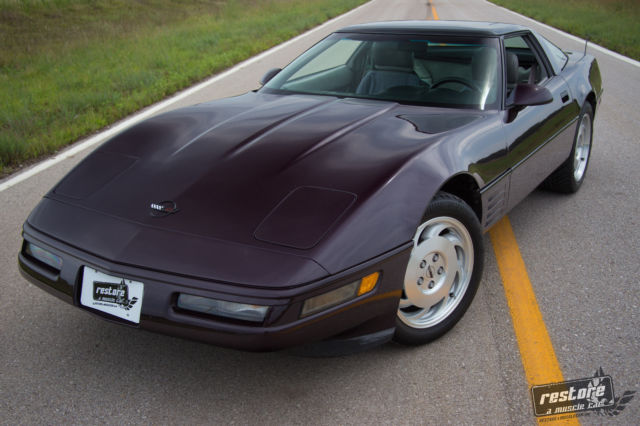 1993 Chevrolet Corvette Base Hatchback 2-Door - photo 2