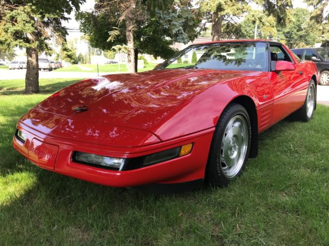 1993 CORVETTE 37,000 ACTUAL MILES 6 SPEED MANUAL TORCH RED LT1 ENGINE 40TH YEAR 1993 Chevrolet Corvette LT1- 6 SPEED- 40TH. YEAR