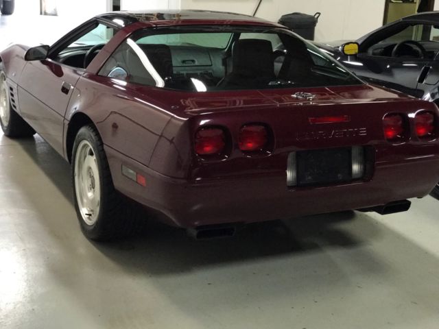 1993 Chevrolet Corvette True 40TH Anniversary Edition 16,000 1 owner miles - photo 6
