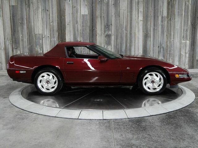 1993 Chevrolet Corvette Only 933 Original Miles. Convertible 40th Ann. - photo 10