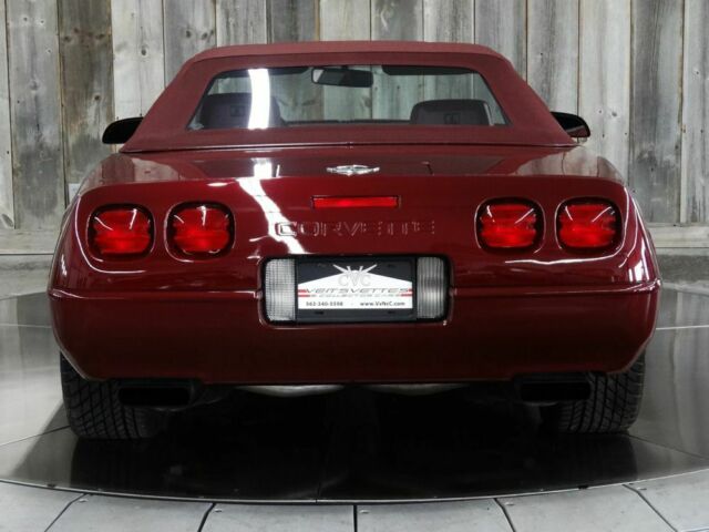 1993 Chevrolet Corvette Only 933 Original Miles. Convertible 40th Ann. - photo 7