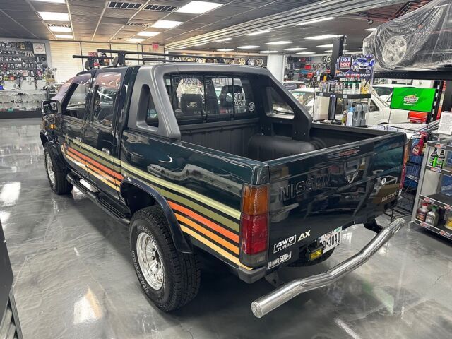 1900 Datsun JDM RHD Nissan D21 Crew Cab Turbo Diesel - photo 7