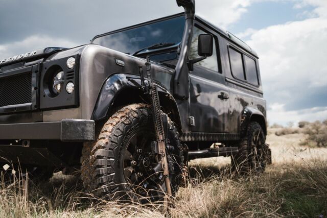 1993 Land Rover Defender Black - photo 2