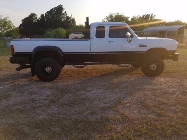 1993 Dodge Ram 3500 SLT - photo 2