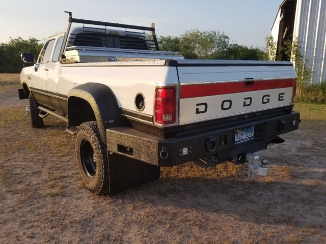 1993 Dodge Ram 3500 SLT - photo 9