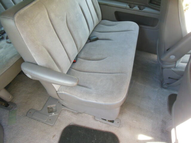 1993 Dodge Caravan Base - photo 7
