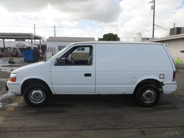 1993 Dodge Caravan - photo 2