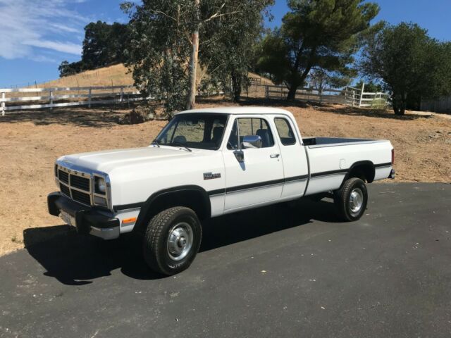 1993 Dodge pickup 4X4 Cummins extended cab automatic transmission 1993 Dodge Ram 2500