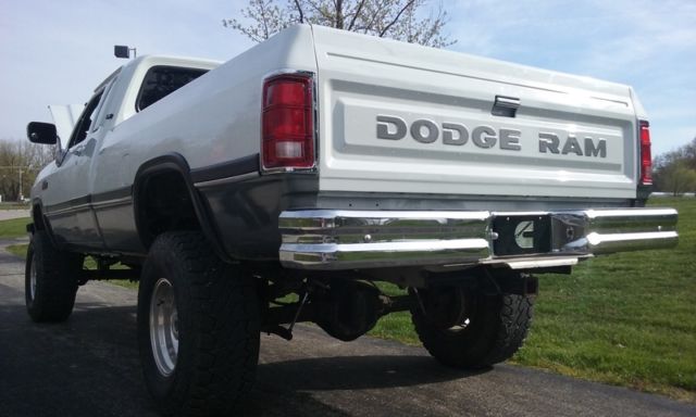 1993 Dodge Ram 2500 - photo 12