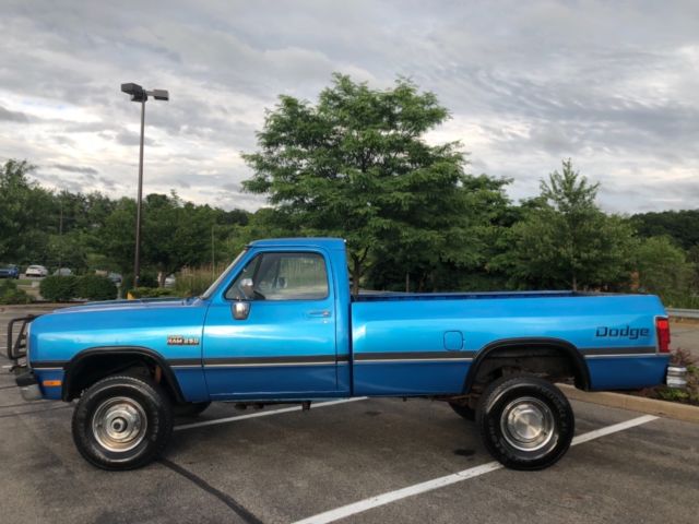1993 Dodge Ram 2500 LE - photo 2