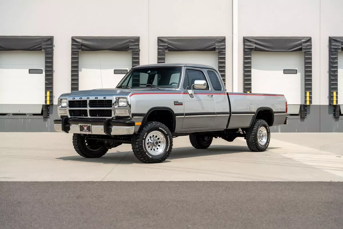 1993 DODGE RAM 250 1ST GEN EXTENDED CAB 5.9L CUMMINS DIESEL 169K MILES NO RUST 1993 Dodge D250 & W250 Club Cab 149" WB 4WD