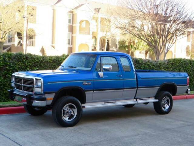 1993 Dodge Ram 2500 LE 2dr 4WD Extended Cab LB - photo 2