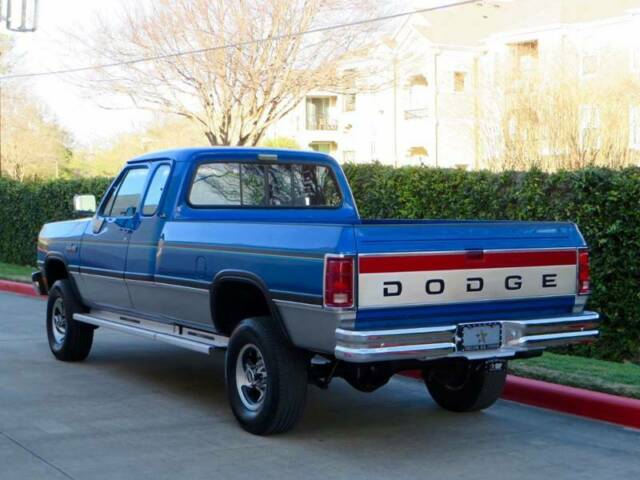 1993 Dodge Ram 2500 LE 2dr 4WD Extended Cab LB - photo 5