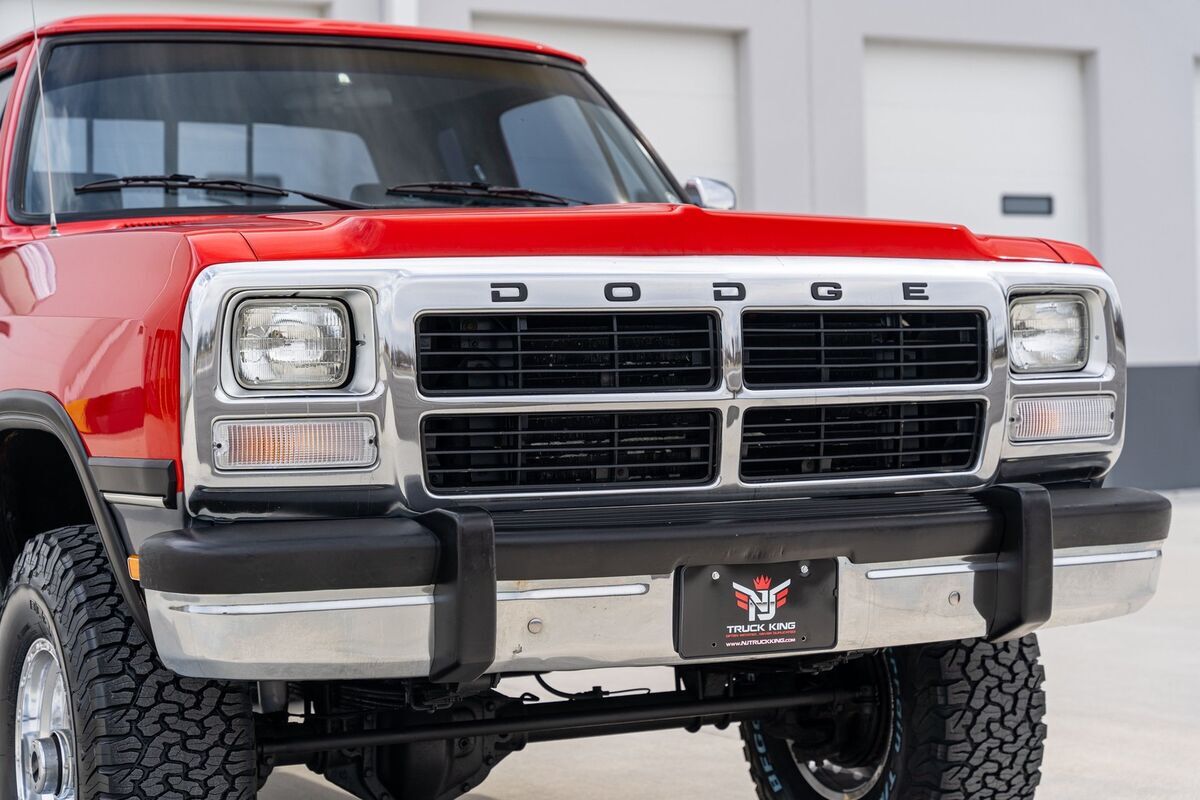 1993 Dodge D250 & W250 Club Cab 149" WB 4WD - photo 7