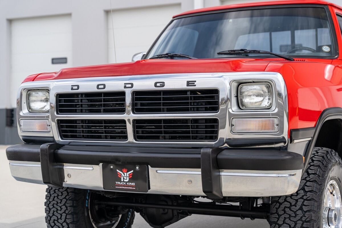 1993 Dodge D250 & W250 Club Cab 149" WB 4WD - photo 8