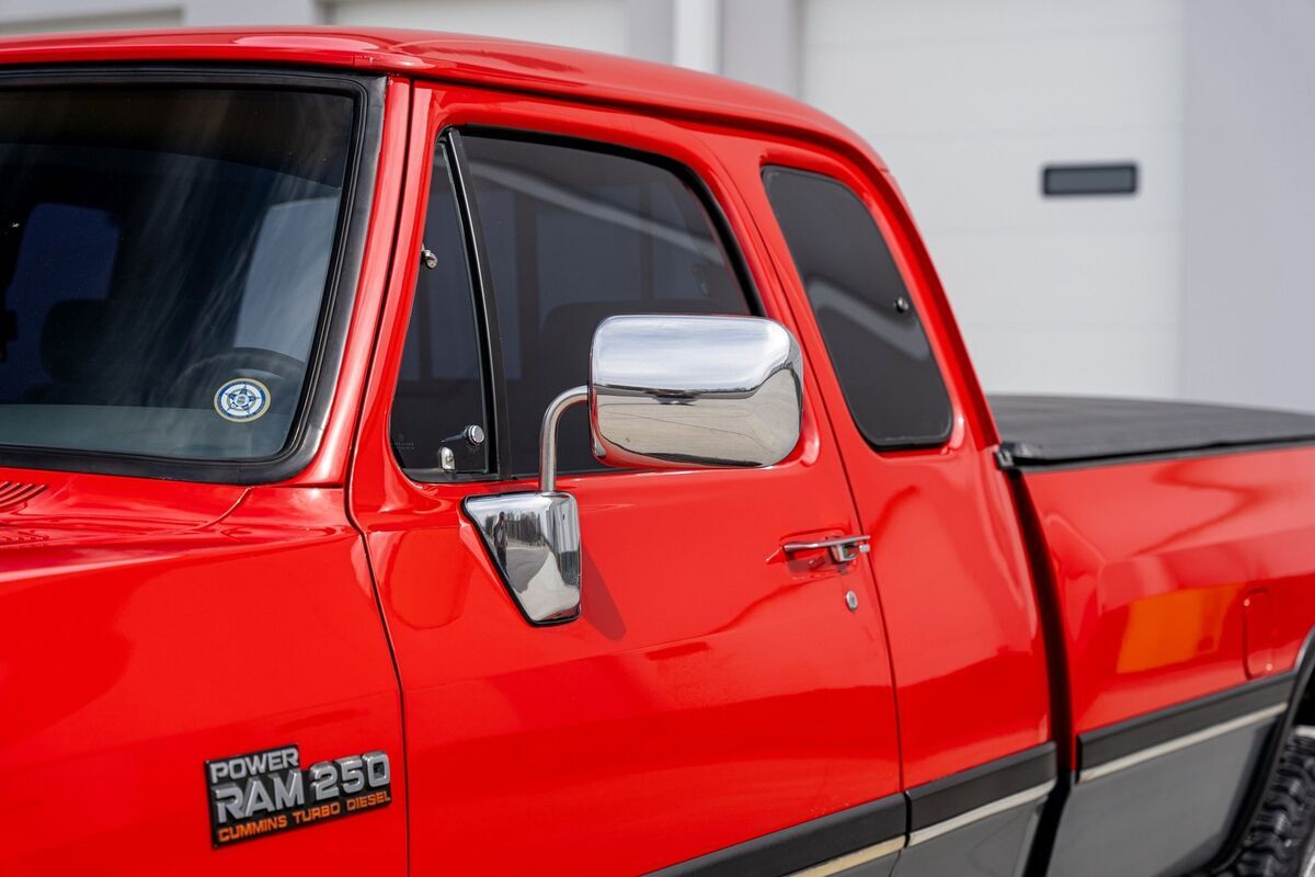1993 Dodge D250 & W250 Club Cab 149" WB 4WD - photo 9