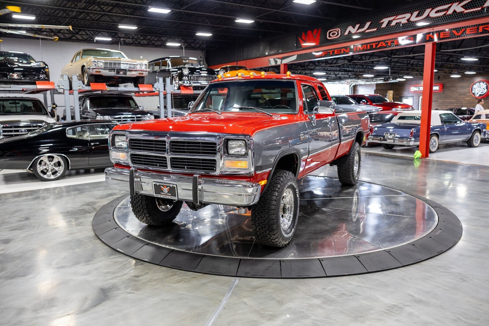 1993 Dodge D250 & W250 Club Cab 149" WB 4WD - photo 4