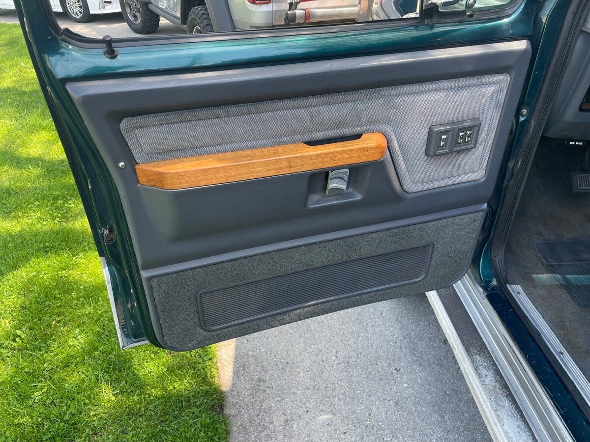 1993 Dodge W250 Club Cab 149" WB 4WD - photo 12