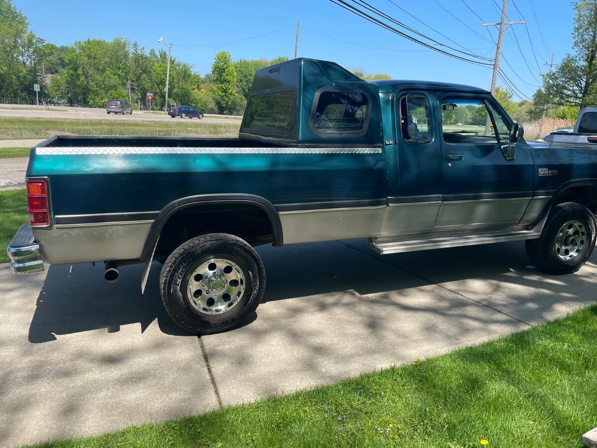 1993 Dodge W250 Club Cab 149" WB 4WD - photo 5