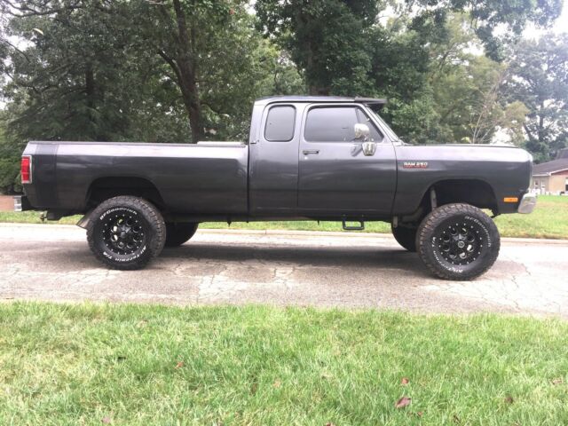 1993 Dodge Ram 2500 - photo 5
