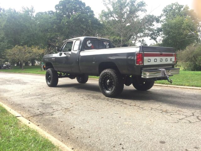 1993 Dodge Ram 2500 - photo 9