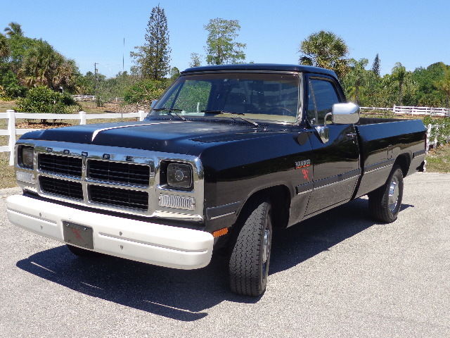1993 DODGE RAM 2500 - 5.9L CUMMINGS TURBO DIESEL INTER COOLED PICKUP 1993 Dodge Ram 2500