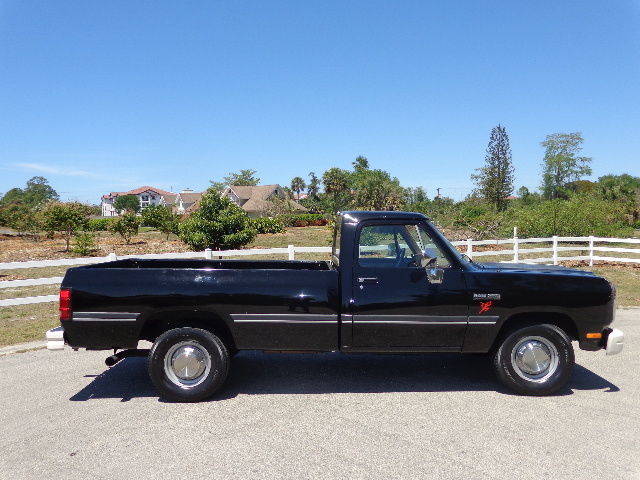 1993 Dodge Ram 2500 - photo 6