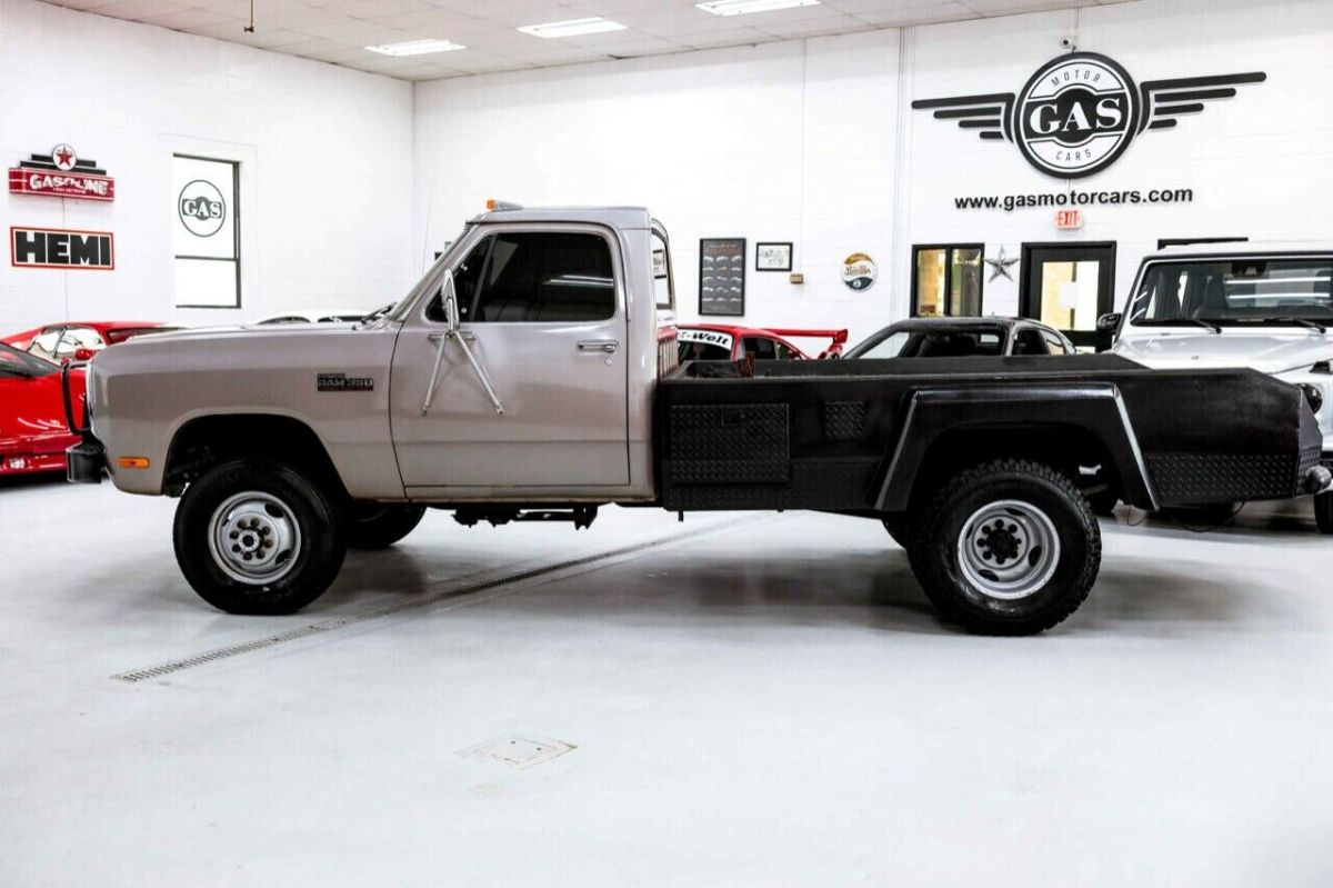 1993 Dodge Other Pickups Reg. Cab FlatBed 4WD - photo 4