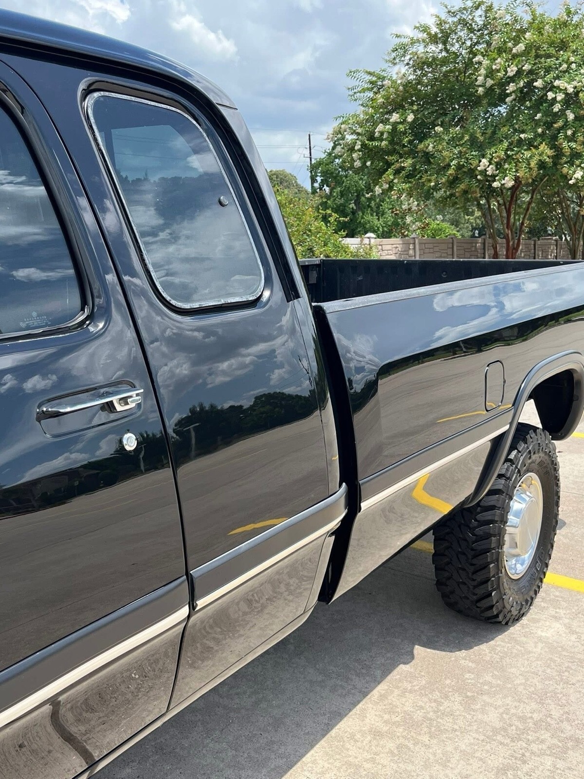 1993 Dodge Ram W250 Club Cab LE 4x4 - photo 10