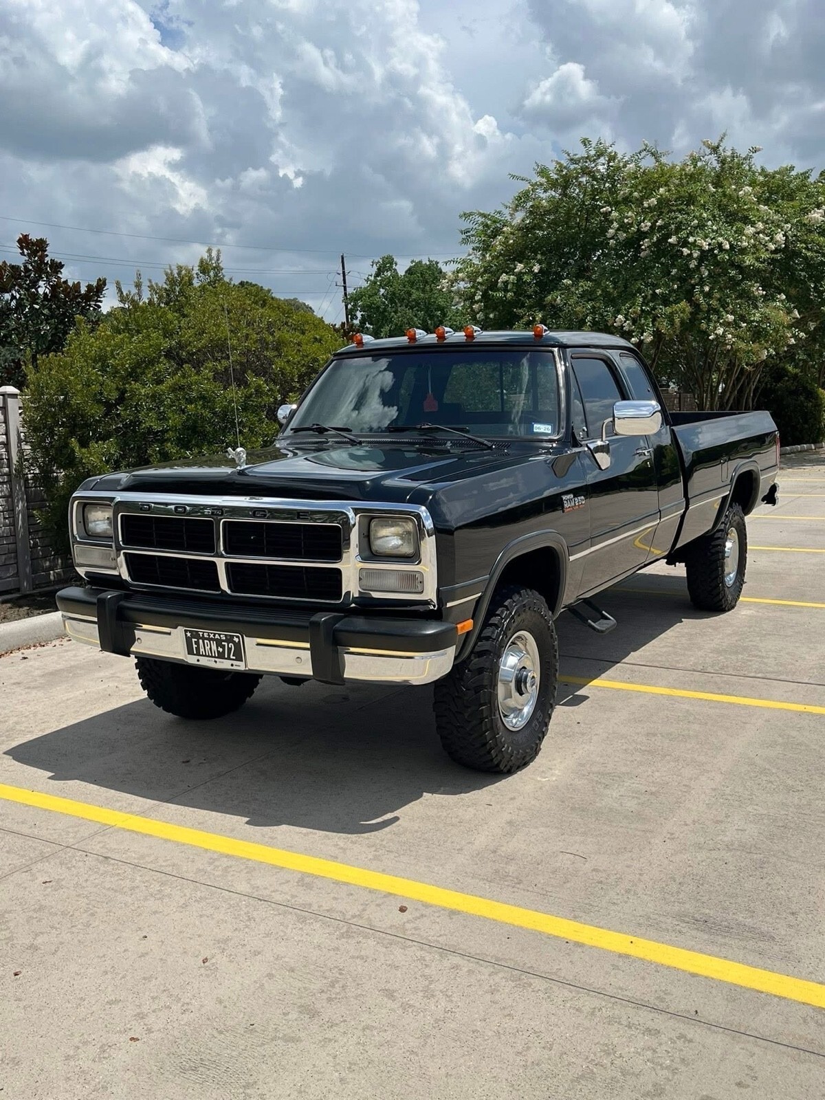 1993 Dodge Ram W250 Club Cab LE 4x4 - photo 3