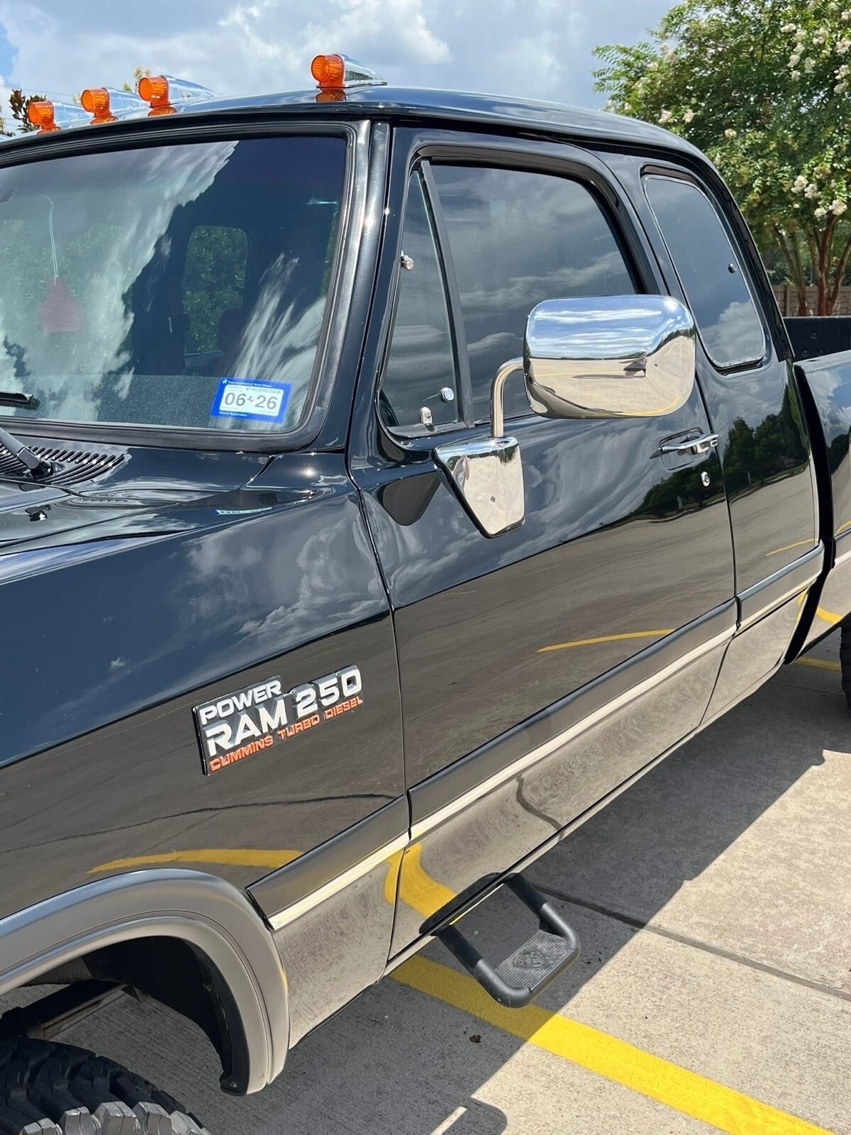 1993 Dodge Ram W250 Club Cab LE 4x4 - photo 9
