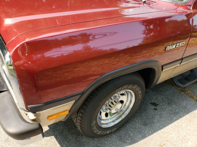 1993 Dodge Ram 2500 - photo 9