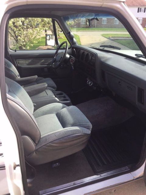 1993 Dodge Ram 3500 Custom LE - photo 10