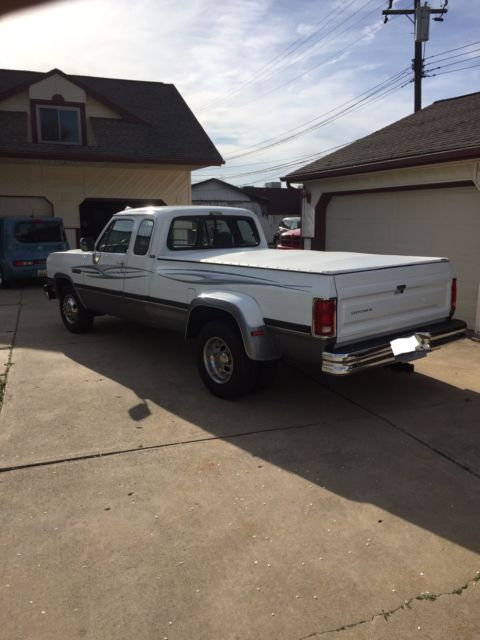 1993 Dodge Ram 3500 Custom LE - photo 4