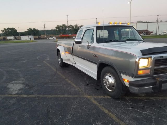 1993 Dodge Ram 3500 - photo 2