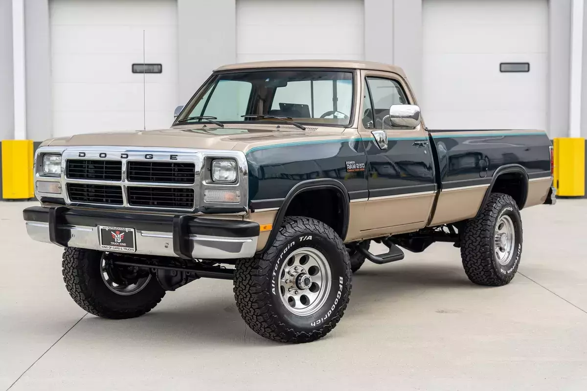 1993 DODGE RAM POWER 250 LE 4X4 5.9L CUMMINS DIESEL 57K MILES 4" LIFT MINT WOW 1993 Dodge D250 & W250 Sweptline 131" WB 4WD