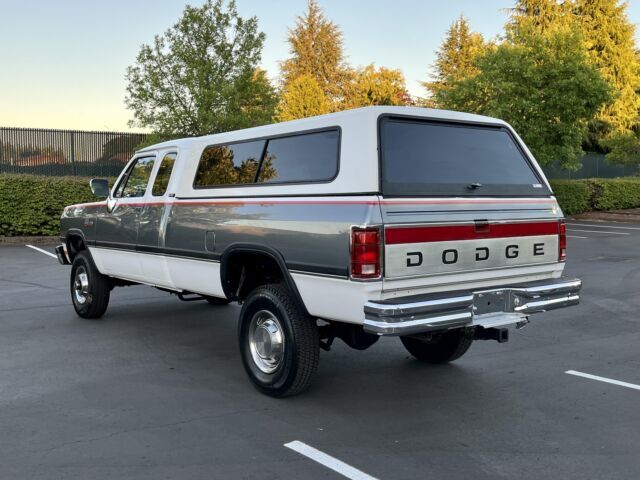 1993 Dodge D250 & W250 LE 2500 5-SPEED 5.9L 12-VALVE DIESEL - photo 3