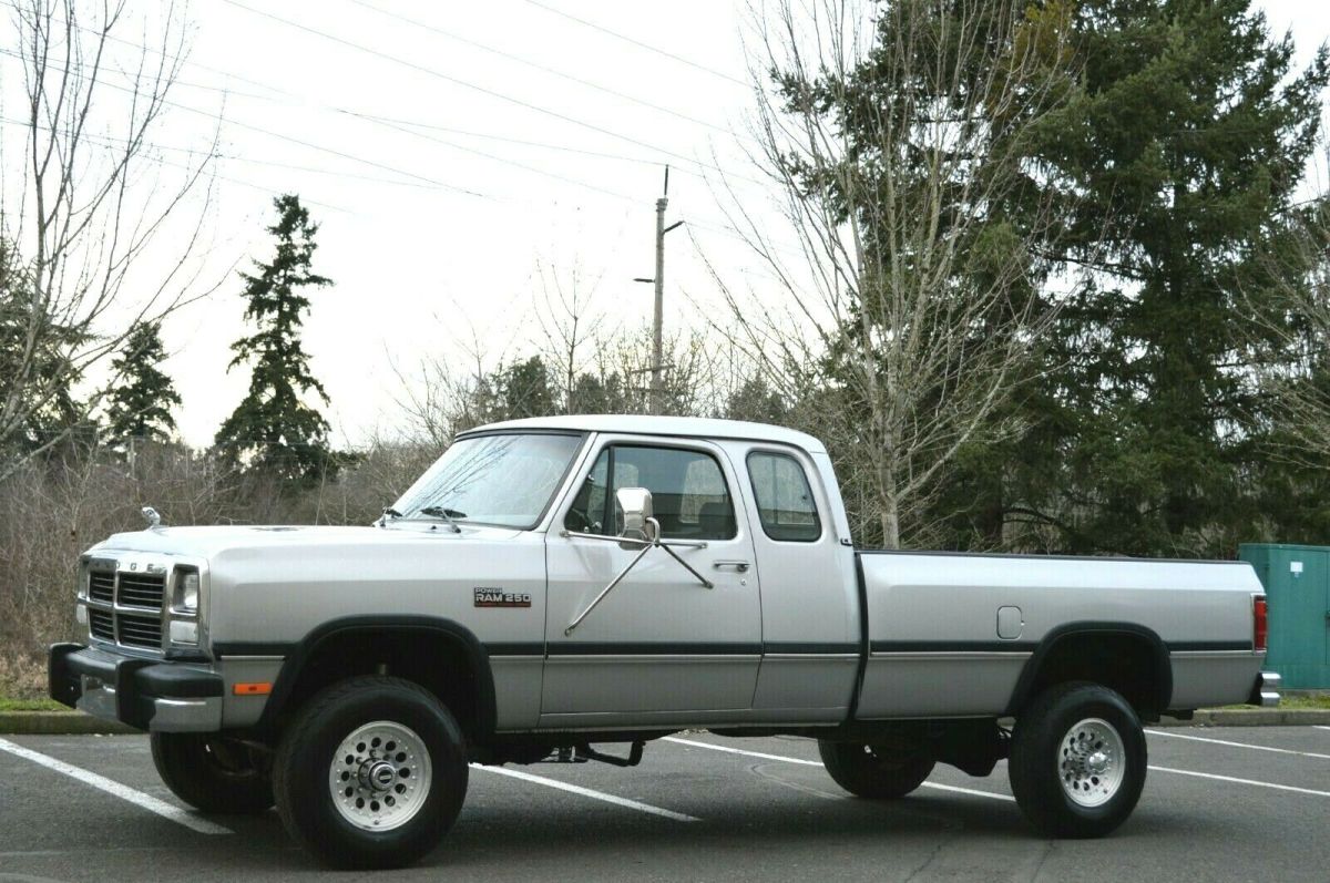 1993 Dodge Ram 2500 ~ 4X4 ~ FIRST GEN ~ 12 VALVE ~ - photo 2