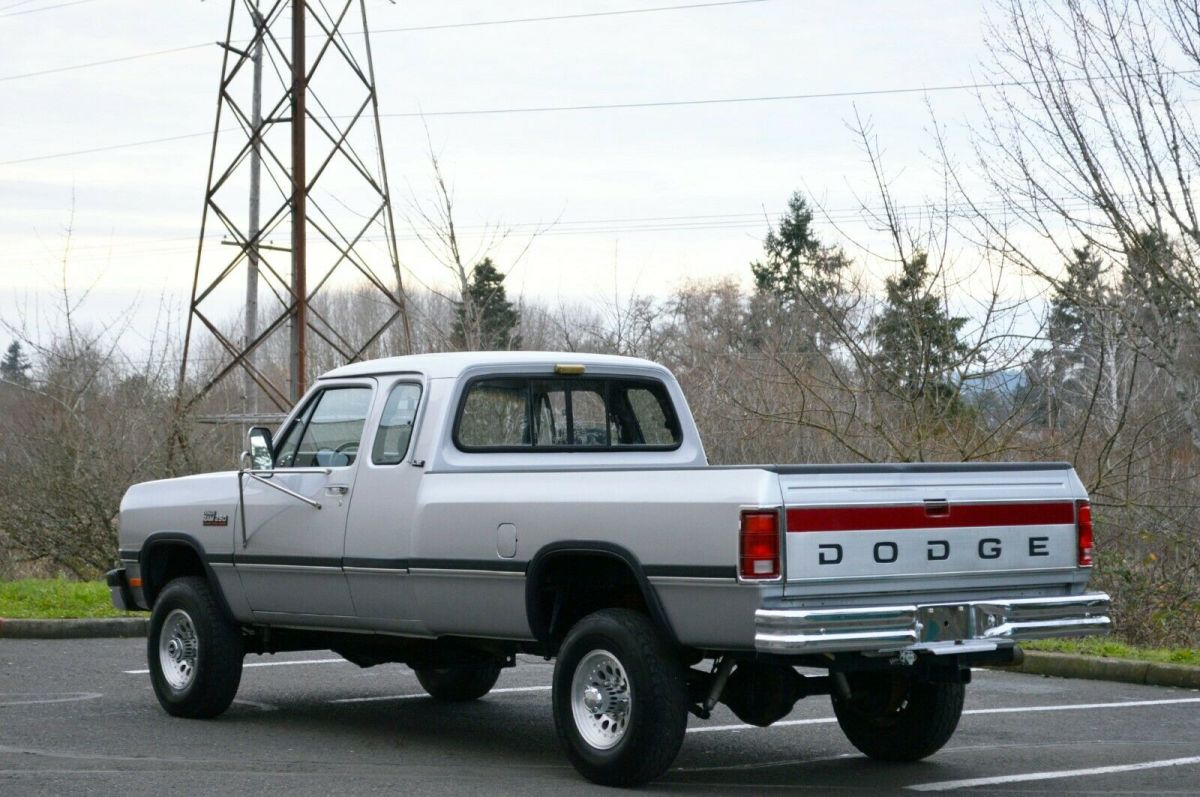1993 Dodge Ram 2500 ~ 4X4 ~ FIRST GEN ~ 12 VALVE ~ - photo 4