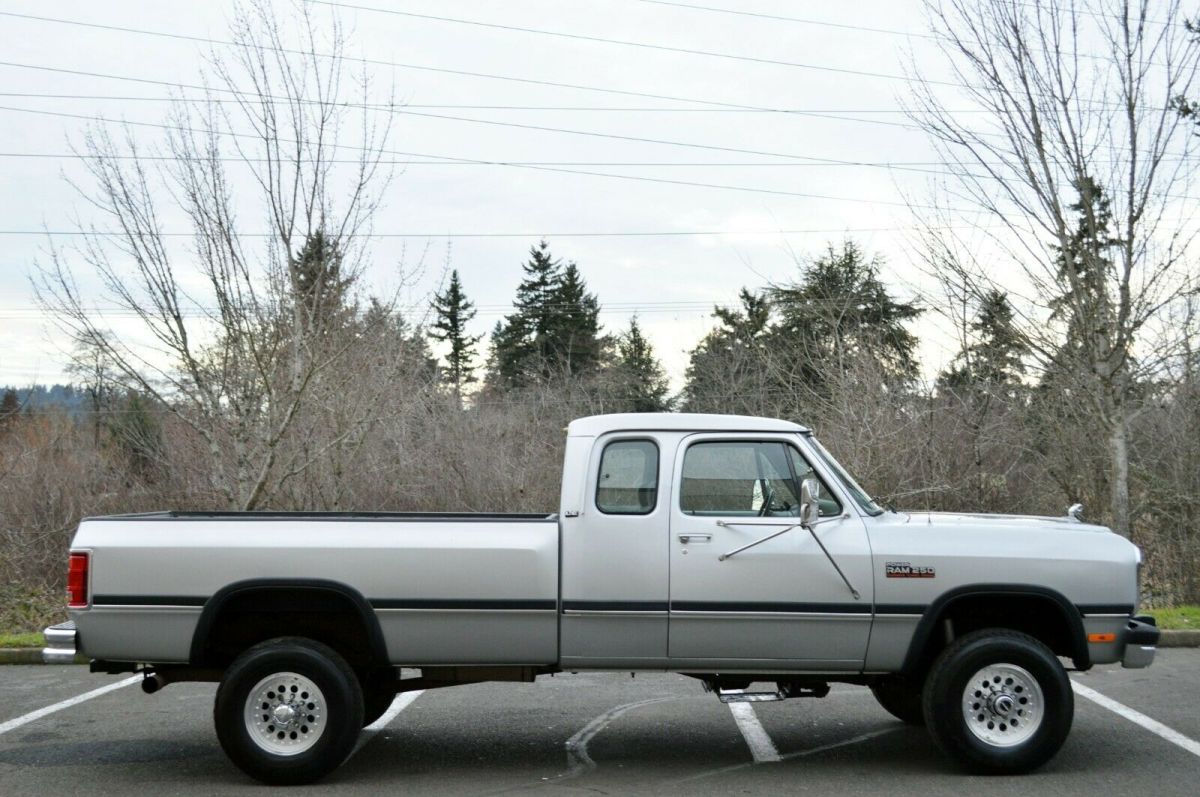 1993 Dodge Ram 2500 ~ 4X4 ~ FIRST GEN ~ 12 VALVE ~ - photo 8