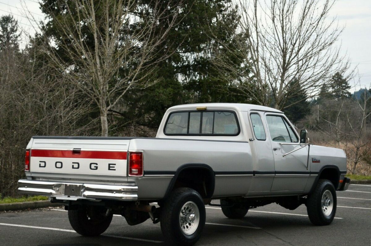 1993 Dodge Ram 2500 ~ 4X4 ~ FIRST GEN ~ 12 VALVE ~ - photo 9