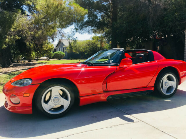 1993 Dodge Viper "Carryover" or "Antenna Car" RT/10 400HP 1993 Dodge Viper RT/10