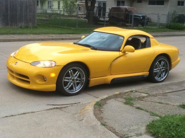 1993 Dodge Viper Rt/10 convertible hard/soft tops and windows 20" wheels 400+ hp 1993 Dodge Viper Rt/10