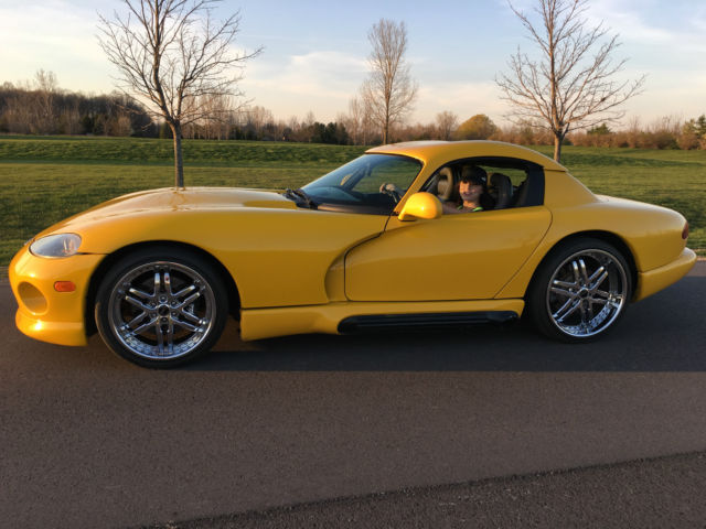1993 Dodge Viper Rt/10 - photo 2