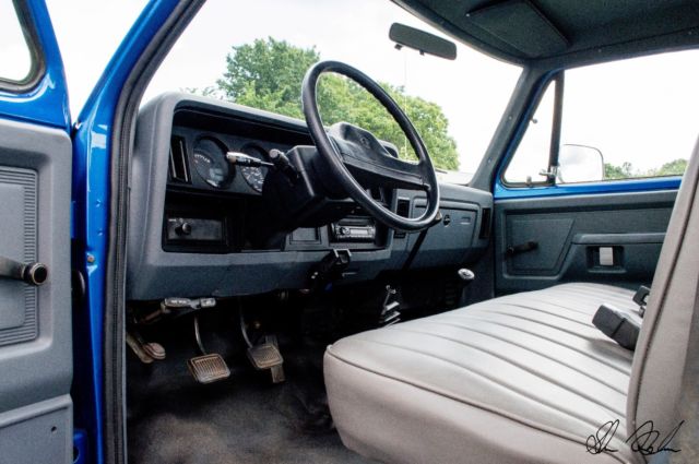 1993 Dodge Ram 2500 - photo 10