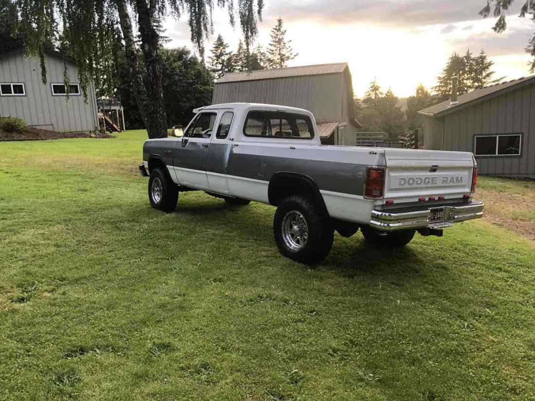 1993 Dodge W250 W200 - photo 2